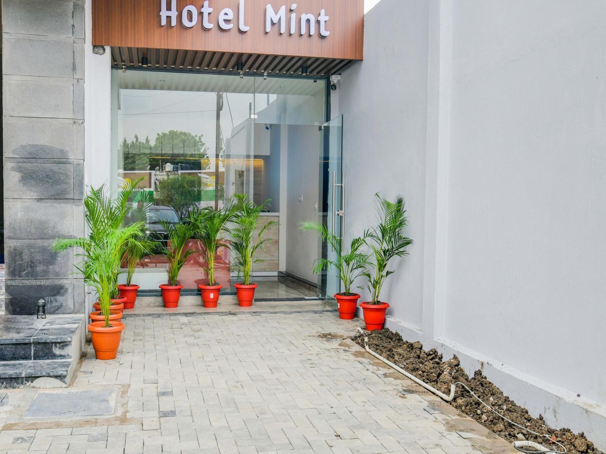 Collection O Hotel Mint Indore Luaran gambar