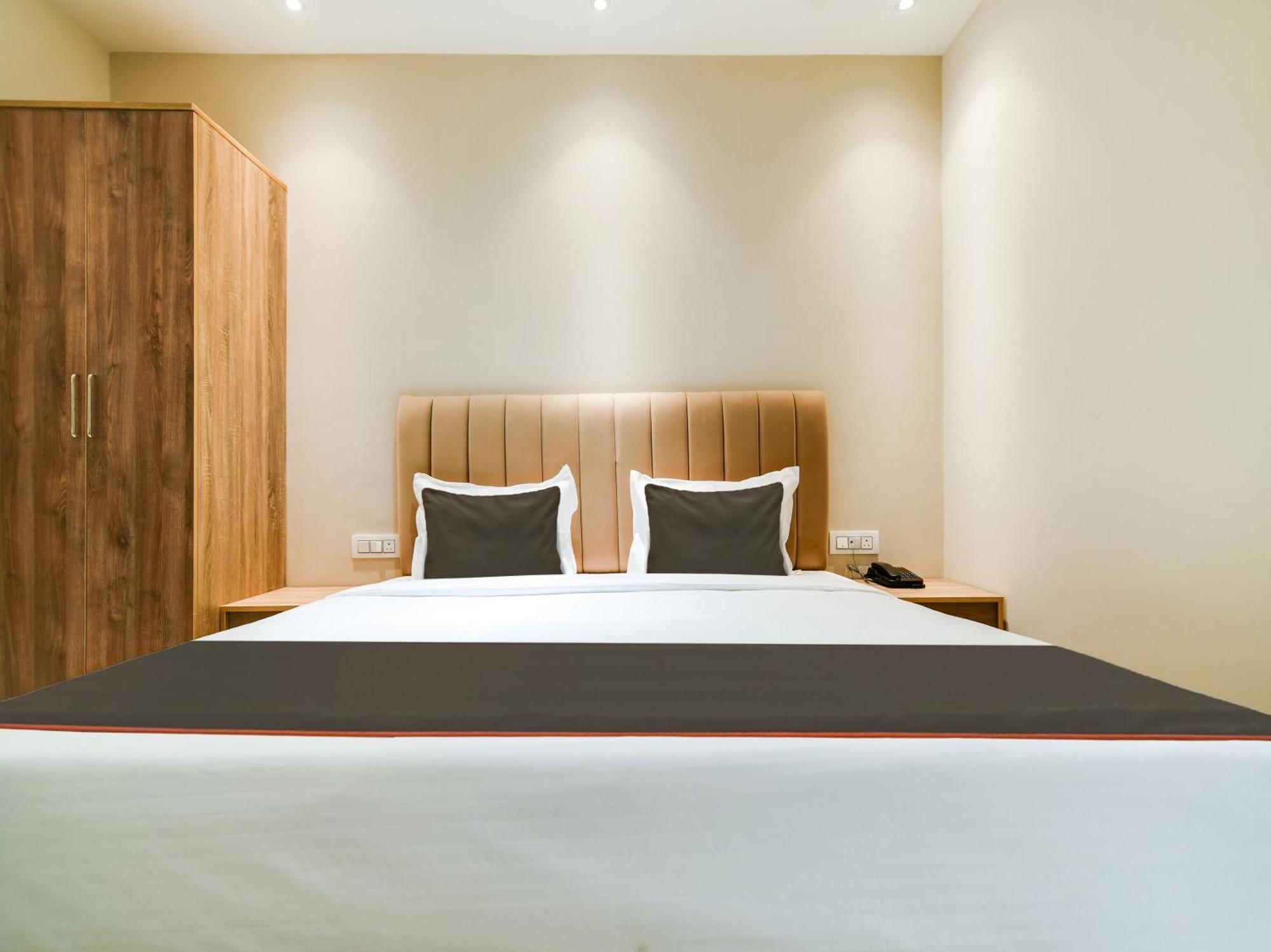 Collection O Hotel Mint Indore Luaran gambar